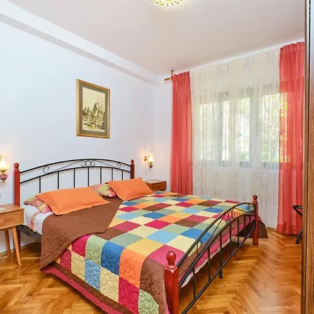 With A Parking Space Lägenhet *